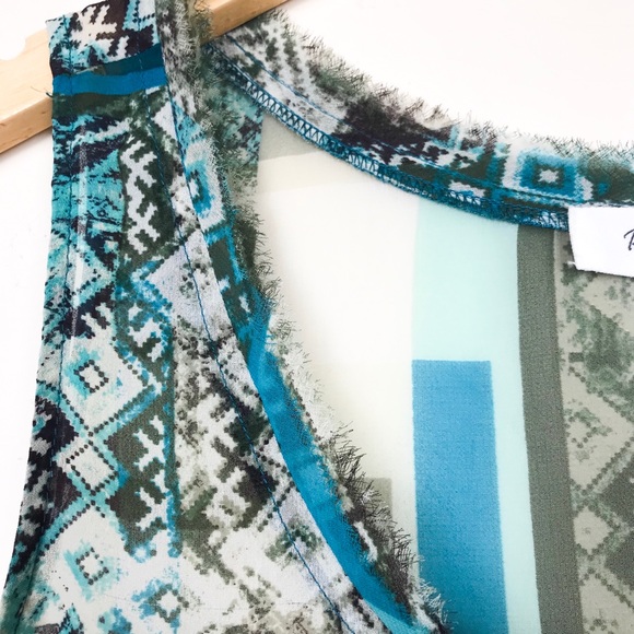 Vince Camuto scarf print tank - Picture 5 of 8